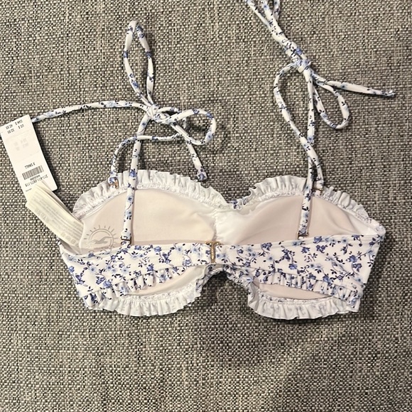 Hollister bikini top  New with tags - Picture 2 of 4